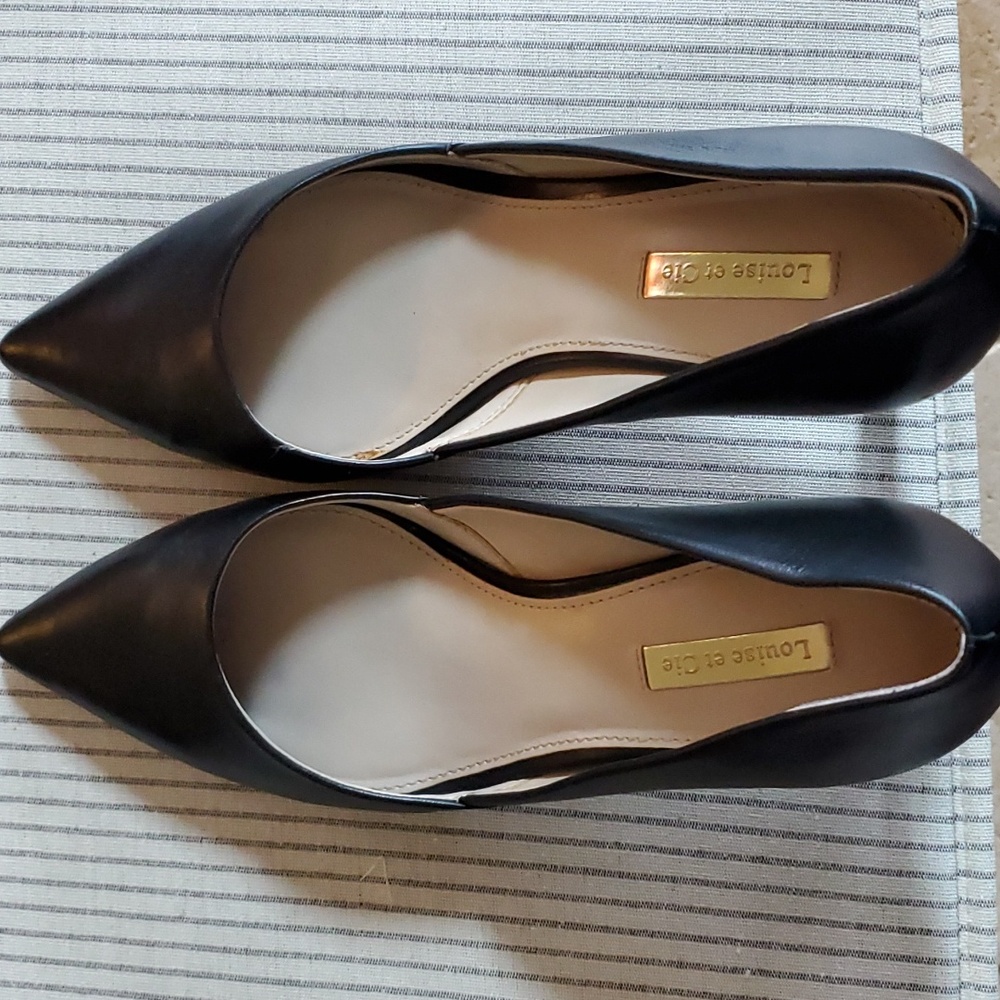 Women's Black 2 inch heels. Size 8.5. Louise et Cie